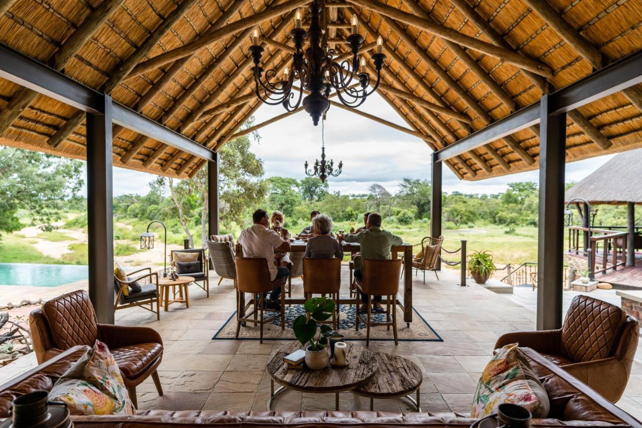 Shumbalala Game Lodge ソーニーブッシュ・ゲーム・リザーブ エクステリア 写真