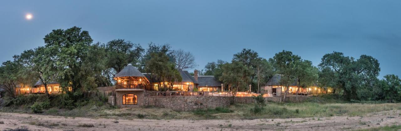 Shumbalala Game Lodge ソーニーブッシュ・ゲーム・リザーブ エクステリア 写真